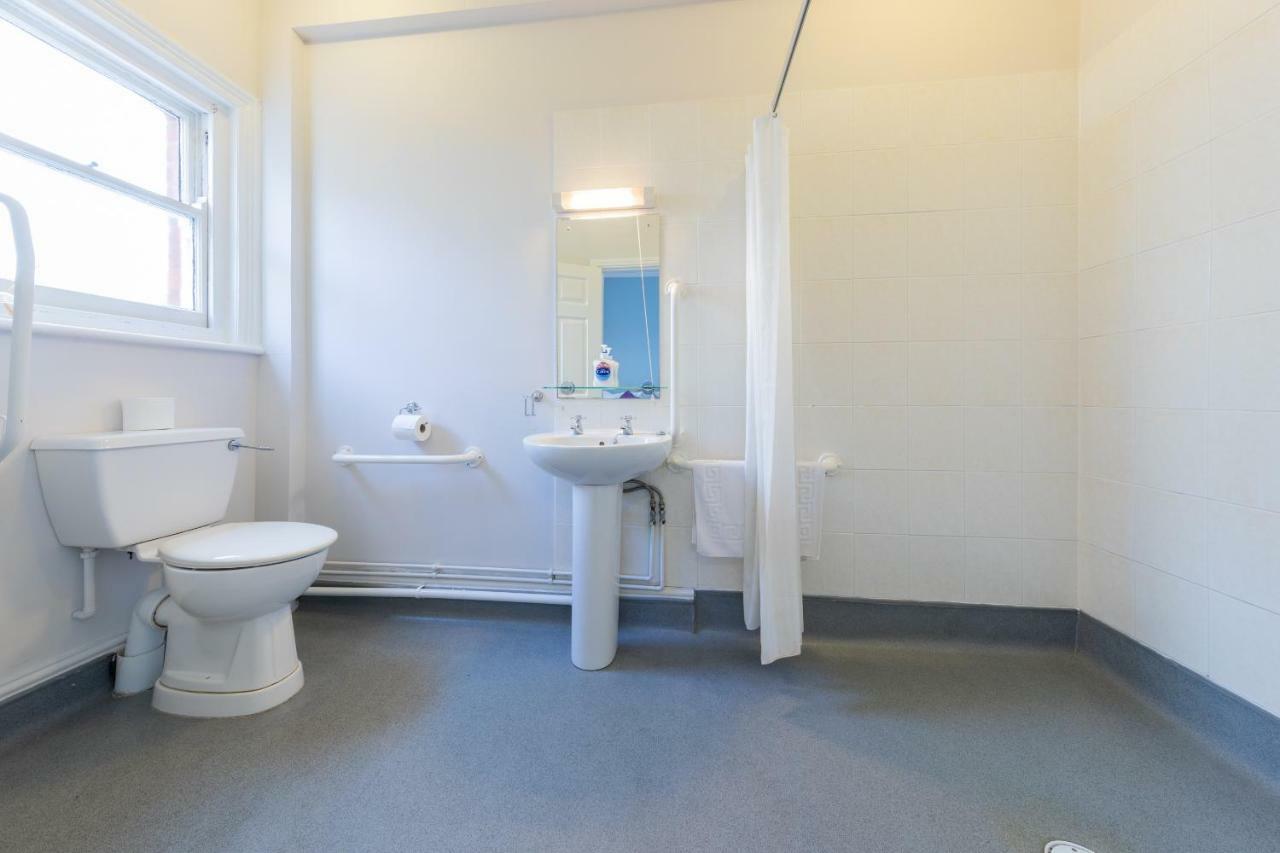 The Clee Hotel - Cleethorpes, Grimsby, Lincolnshire Экстерьер фото